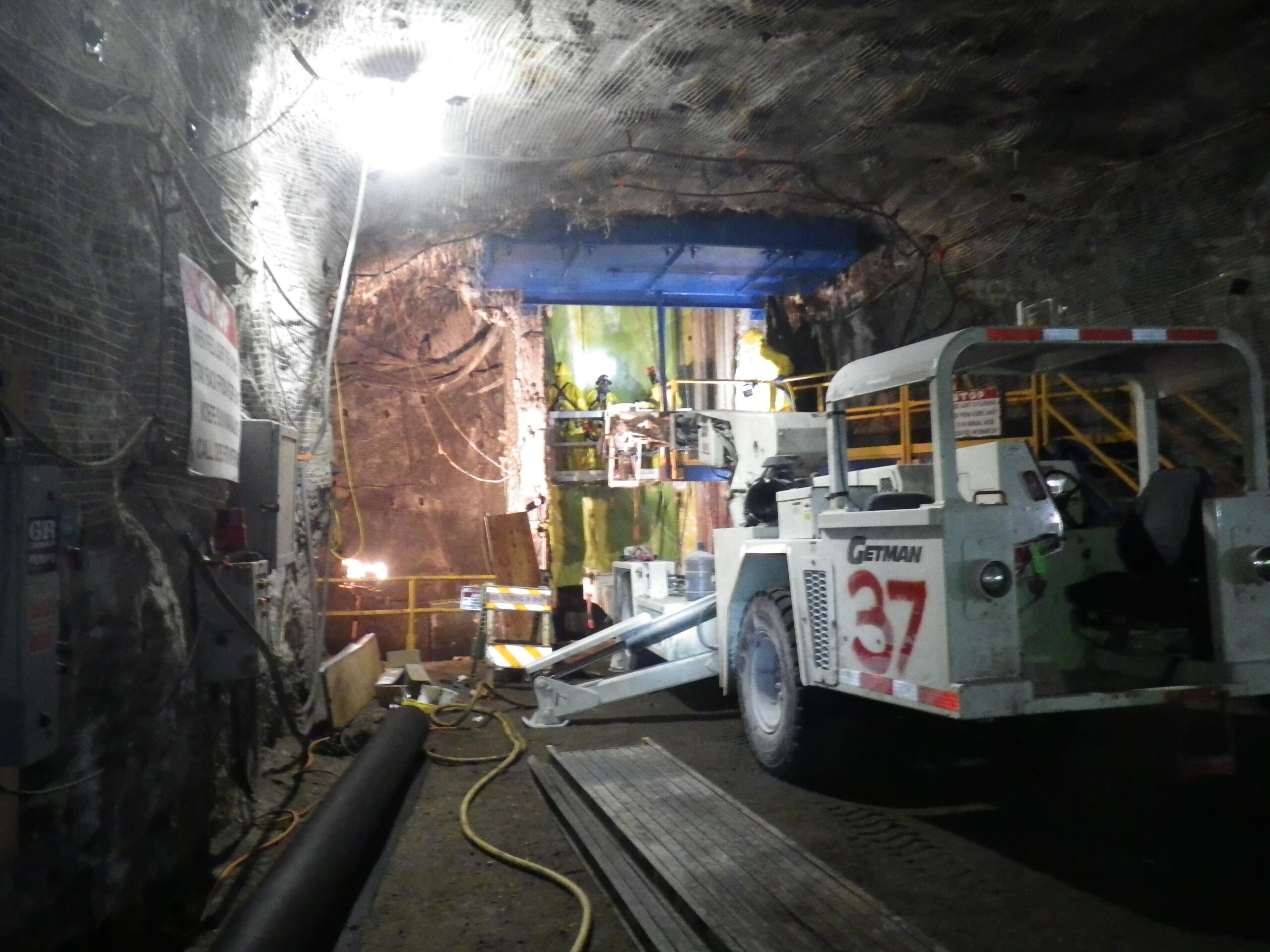 salt-mining-shaft-lining1